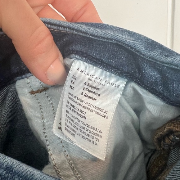 AE NE(X)T Level Curvy Super High Waisted Distressed Jean - Picture 7 of 10